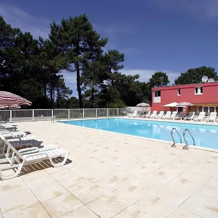 Pierre & Vacances Les Grands Pins Aparthotel Maubuisson