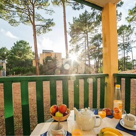 Pierre & Vacances Les Grands Pins 2* Maubuisson