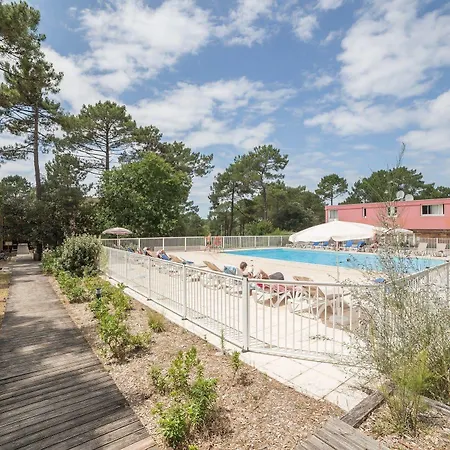 Pierre & Vacances Les Grands Pins Aparthotel Maubuisson