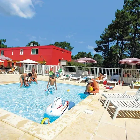 Pierre & Vacances Les Grands Pins Aparthotel Maubuisson