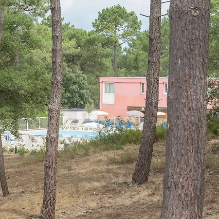 Pierre & Vacances Les Grands Pins Aparthotel Maubuisson